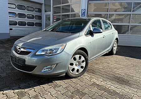 Opel Astra J Lim. 5-trg. Edition -AHK-HU 02/28-
