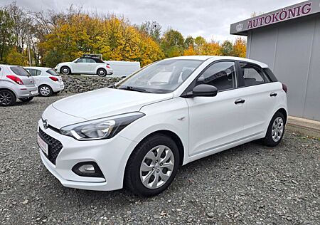 Hyundai i20 Pure*Scheckheftgepflegt*8xBereift*