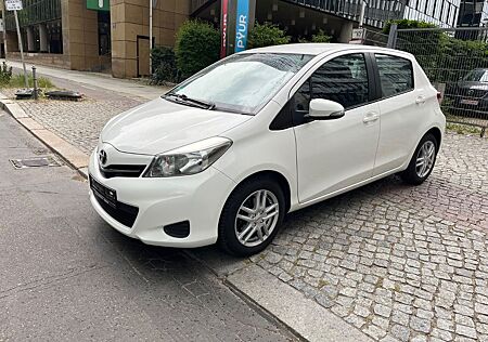 Toyota Yaris Life 1.3 KAMERA KLIMA TÜV 04/26 SERVICE N