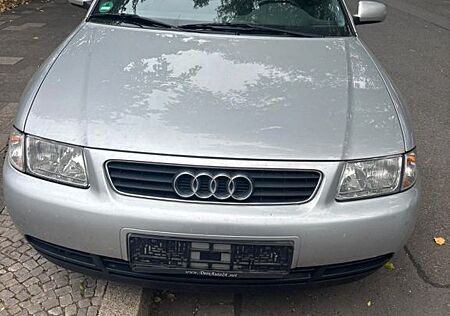 Audi A3 1.6 Ambiente Ambiente