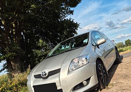 Toyota Auris 1.4 AHK