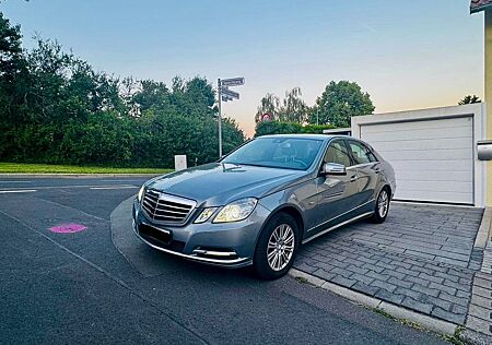 Mercedes-Benz E 350 CGI BlueEFFICIENCY ELEGANCE ELEGANCE