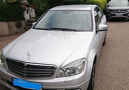 Mercedes-Benz C 180 CGI BlueEFFICIENCY Autom. - Navi, Xenon
