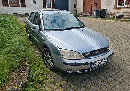Ford Mondeo 2,0 Ghia Ghia