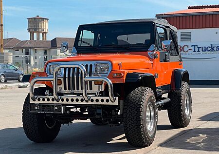 Jeep Wrangler * V8 UMBAU * OLDTIMER * TOP *