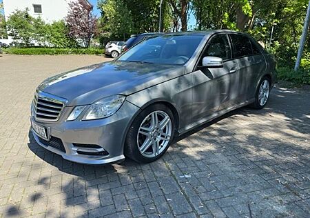 Mercedes-Benz E 300 BlueTEC Diesel-HYBRID - AMG Paket