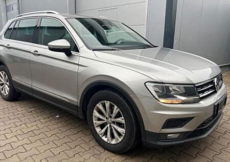 VW Tiguan Volkswagen 2.0 TDI SCR Comfortline Comfortline
