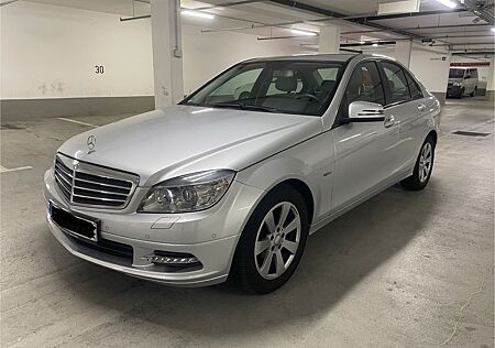 Mercedes-Benz C 180 C -Klasse Lim. CGI BlueEfficiency
