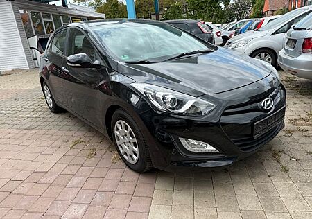 Hyundai i30 1.4 KLIMA SITZHEIZUNG LENKRAD HEIZUNG 6 GANG