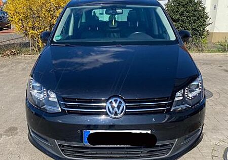 VW Sharan Volkswagen 2.0 TDI DSG 125kW BMotion Tech Highli...