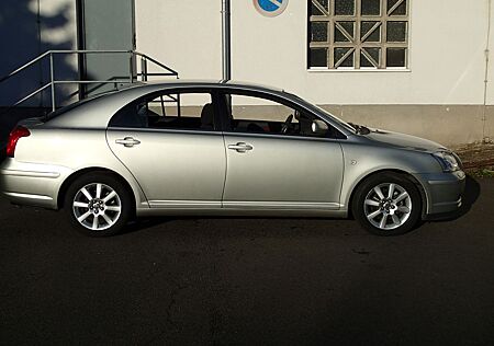 Toyota Avensis Executive 1.8-l-VVT-i Klimaautomatik
