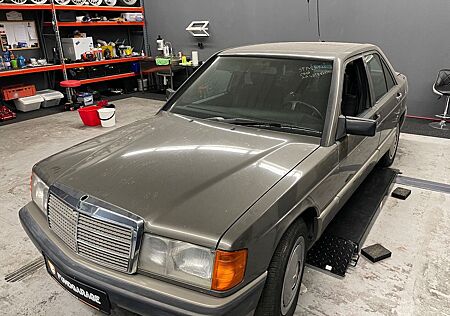 Mercedes-Benz 190 190E