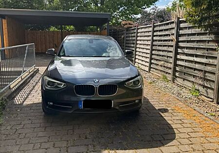 BMW 118i Sport Line Sport Line