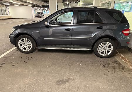 Mercedes-Benz ML 300 CDI 4MATIC BlueEFF. Grand Edition
