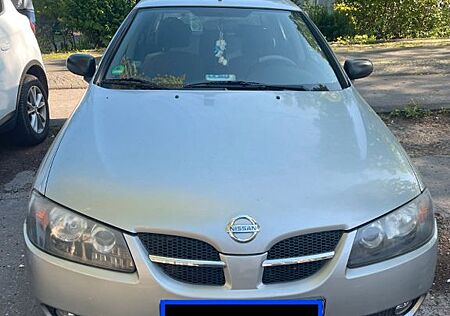 Nissan Almera 1.5 visia visia