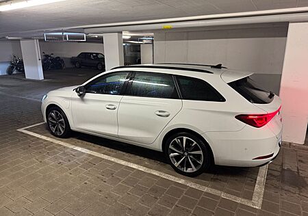 Seat Leon 1.4 e-HYBRID FR DSG Sportstourer FR