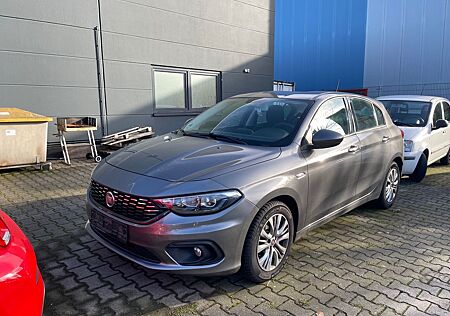 Fiat Tipo Lounge 1.6 88kW(120PS) PDC,Sitzheiz,Tempo