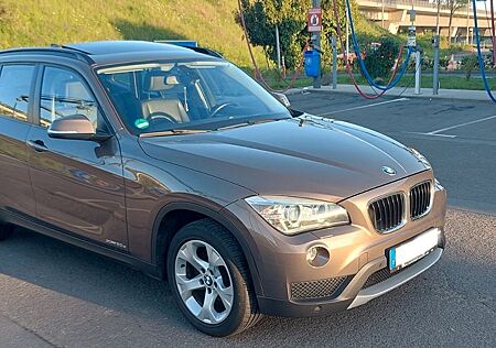 BMW X1 xDrive20d - Vollleder-Navi-Tempomat-Panoroma