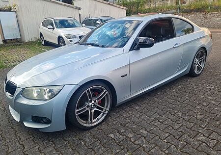 BMW 320d 320 Baureihe 3 Coupe . TÜV bis März 2027