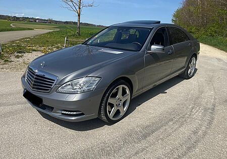 Mercedes-Benz S 500 4MATIC L -