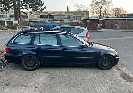 BMW 330i touring -