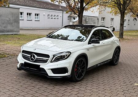 Mercedes-Benz GLA 45 AMG 4Matic Pano Keyless Kamera