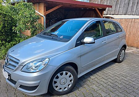 Mercedes-Benz B 180 BlueEFFICIENCY -