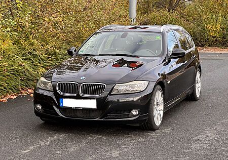 BMW 330d Touring - PANO, LEDER, NAV PROF, AHK, HIFI