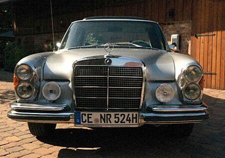 Mercedes-Benz 280 SE/8 W 108