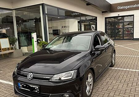 VW Jetta Volkswagen 1.4 TSI Hybrid DSG BlueMotion Technology