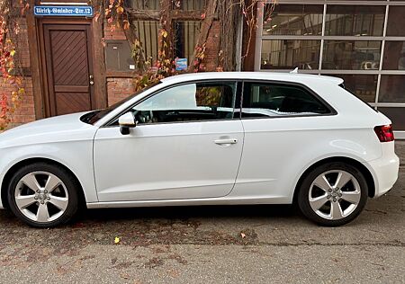 Audi A3 1.4 TFSI Ambition sehr gute Ausstattung