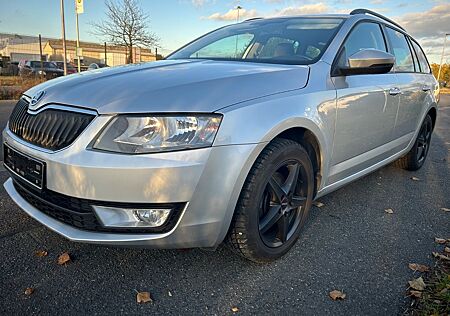 Skoda Octavia Combi Style / Groß Navi-Teilleder . 2 Ha