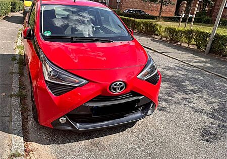 Toyota Aygo (X) Aygo (X) 1,0-l-VVT-i Team Deutschland x-shif...