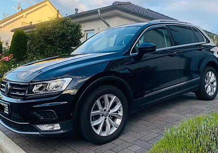 VW Tiguan Volkswagen 2.0 TDI DSG 4MOTION Highline*AHK*LED*WR