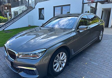 BMW 750Li xDrive M Sport Sky Lounge Massage Head-Up