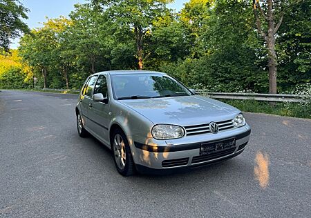 VW Golf Volkswagen 1.9TDI SHZ/AHK/TÜV bis 04.2027/