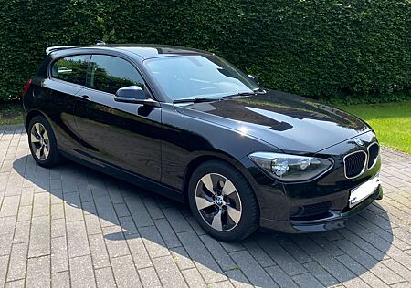 BMW 114i TÜV 2027 Inspektion neu Klima Alufelgen