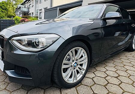 BMW 118i M-Sportpaket Bi-Xenon Leder Klimaautomatik