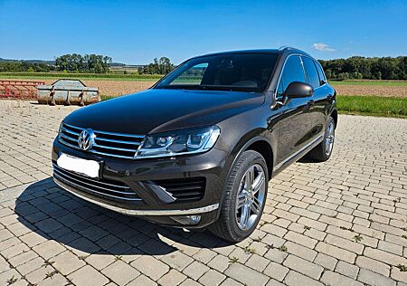 VW Touareg Volkswagen 3.0 V6 TDI Automatik 4Motion AHK Stand