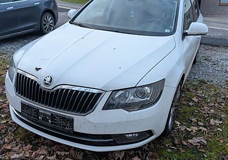 Skoda Superb 3.6 V6 DSG 4x4 Elegance Combi Elegance
