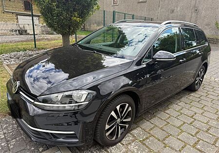 VW Golf Volkswagen 1.6 TDI SCR DSG IQ.DRIVE Variant IQ.DRIVE