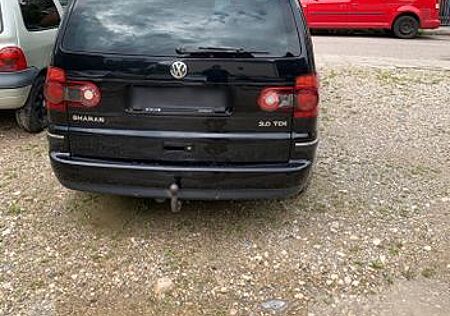 VW Sharan Volkswagen 2.0 TDI VOLLAUSSTATTUNG 6.Gang