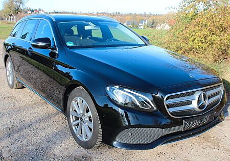 Mercedes-Benz E 220 d T A. 9-G SSD LED Kam SH. MwSt.