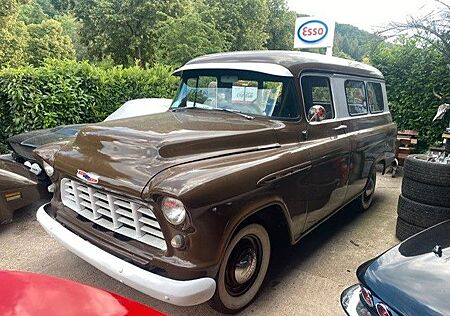 Chevrolet Suburban/Panel