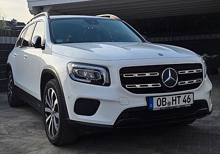 Mercedes-Benz GLB 250 4MATIC DCT -Pano- Service Tüv von januar