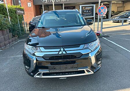 Mitsubishi Plug in Hybrid Outlander Plug-in Hybrid Outlander 2.4 MIVEC PLUG-IN H...