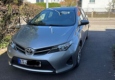 Toyota Auris Cool 1,33-l-Dual-VVT-i Cool