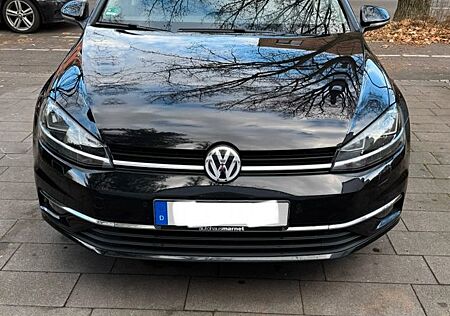 VW Golf Volkswagen 1.0 TSI BMT / Start-Stopp + PDC + ACC, etc.