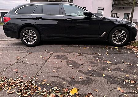 BMW 520i Touring-Standheizung-Scheckheft-GARANTIE