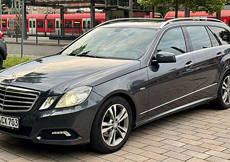 Mercedes-Benz E 200 CGI T BlueEFFICIENCY -